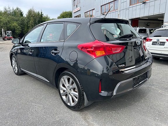 Toyota Auris 9 of 29