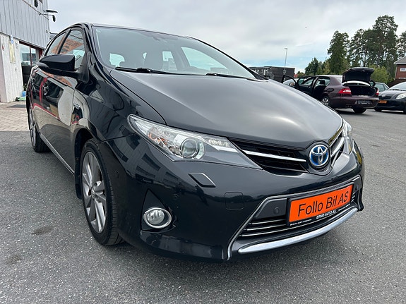 Toyota Auris 2 of 29