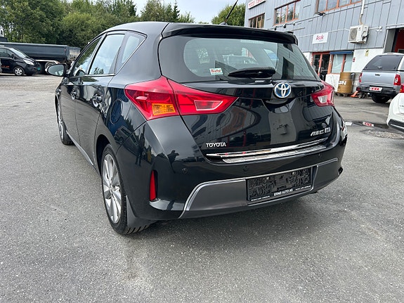 Toyota Auris 10 of 29