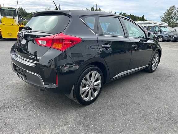 Toyota Auris 13 of 29