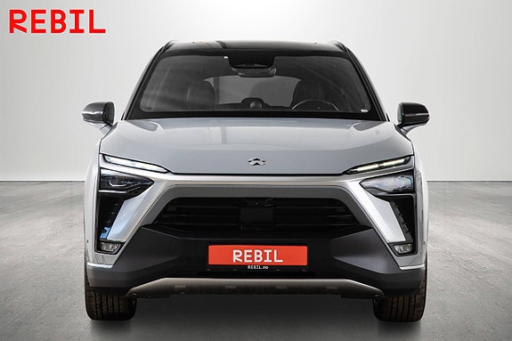 NIO ES8 3 of 30