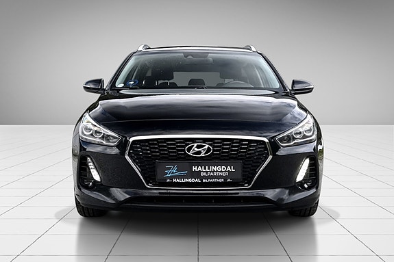 Hyundai i30 2 of 25