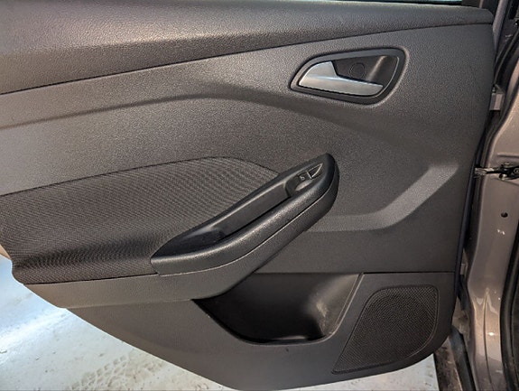 Ford Focus 8 of 28