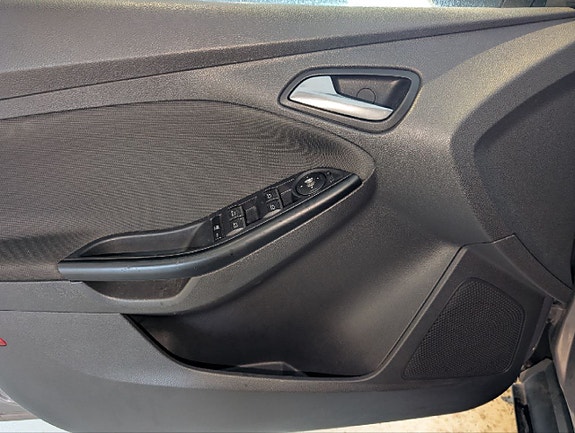 Ford Focus 11 of 28