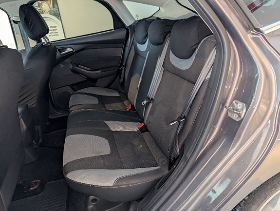 Ford Focus 9 of 28