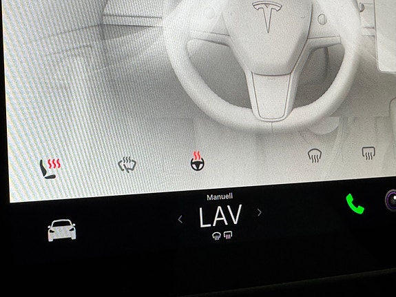 Tesla Model Y 28 of 30