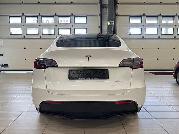 Tesla Model Y 11 of 30