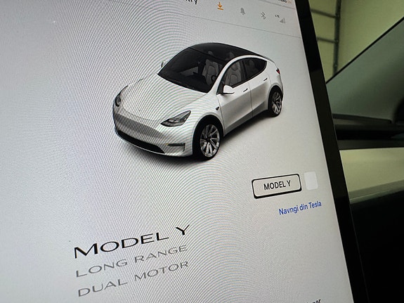 Tesla Model Y 29 of 30
