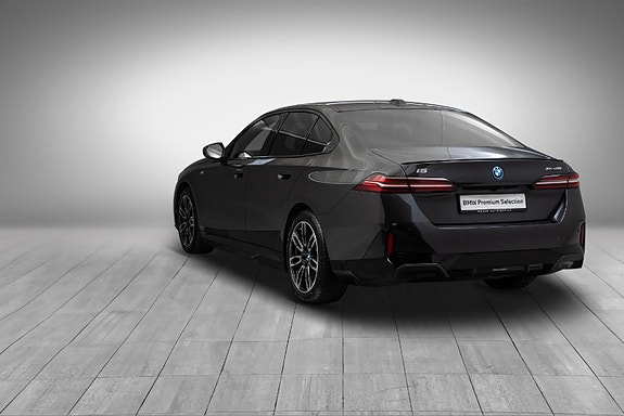 BMW i5 3 of 30