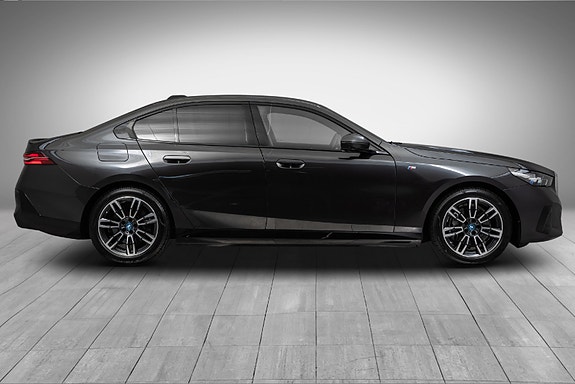 BMW i5 6 of 30