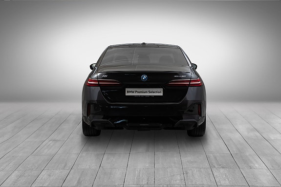 BMW i5 4 of 30