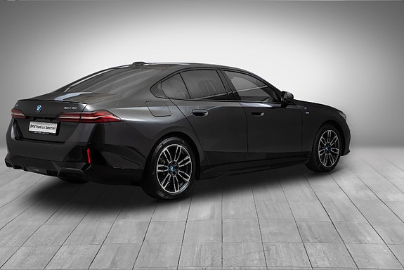 BMW i5 5 of 30