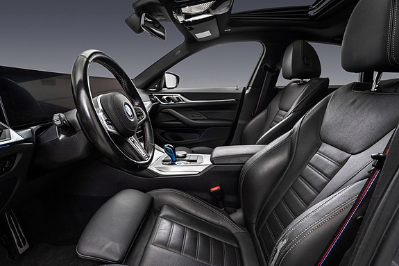 BMW i4 18 of 30