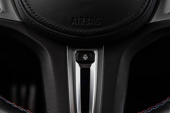 BMW i4 25 of 30