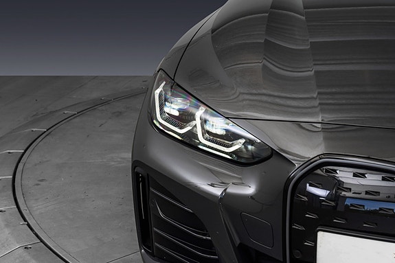 BMW i4 12 of 30