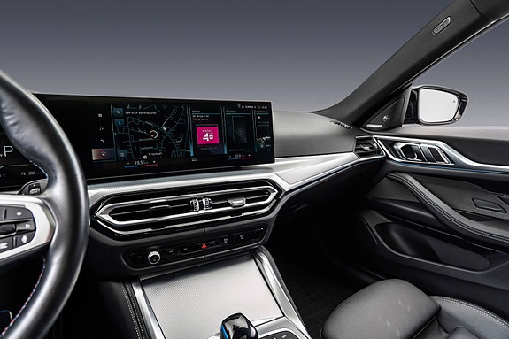 BMW i4 28 of 30