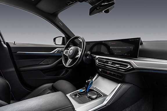 BMW i4 20 of 30