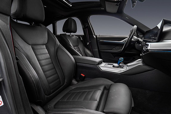 BMW i4 21 of 30