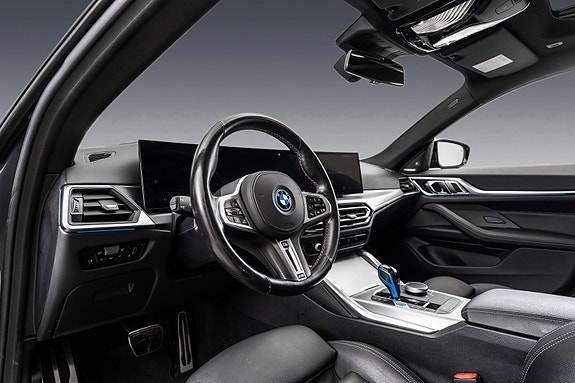 BMW i4 17 of 30