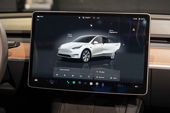 Tesla Model Y 30 of 30