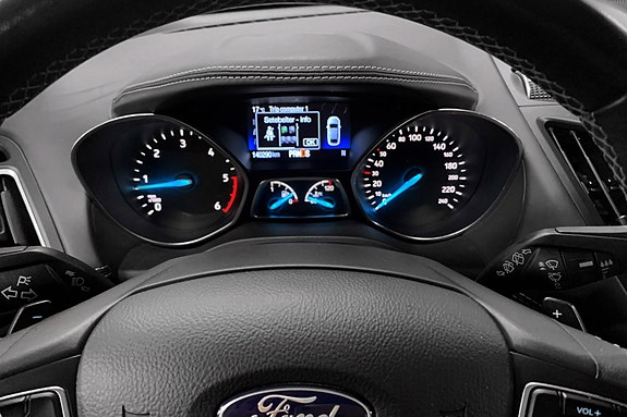 Ford Kuga 12 of 16