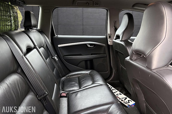 Volvo V70 10 of 16
