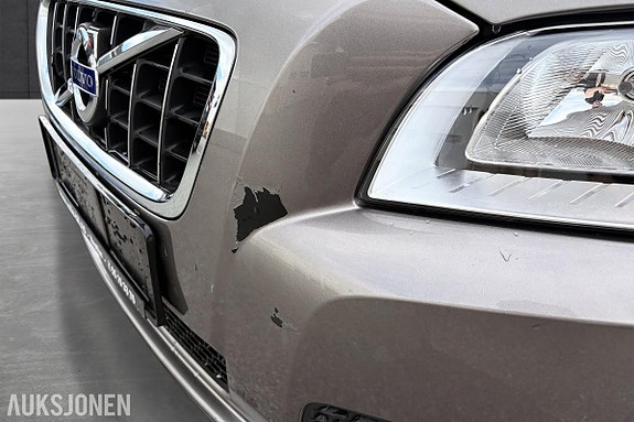 Volvo V70 13 of 16