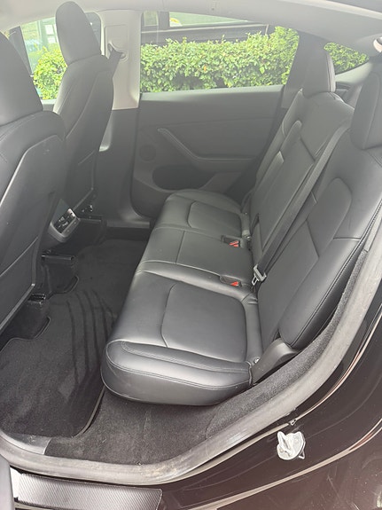 Tesla Model Y 8 of 18