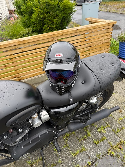 Triumph Bonneville T120 Black 13 of 22