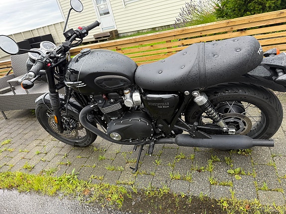 Triumph Bonneville T120 Black 4 of 22