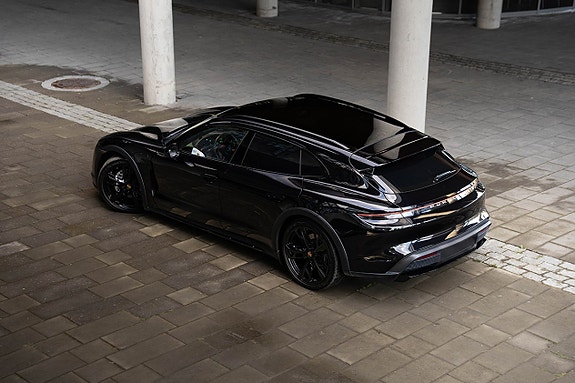 Porsche Taycan 4 2 of 30