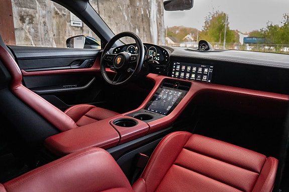 Porsche Taycan 4 5 of 30