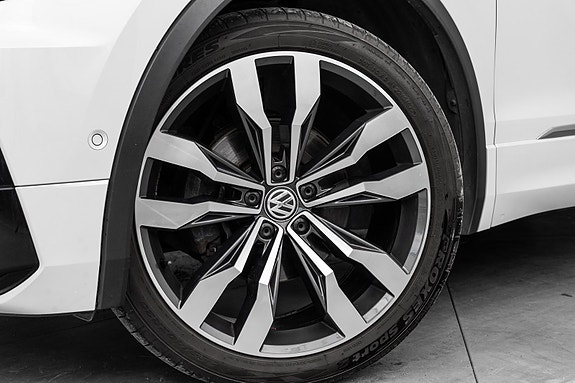 Volkswagen Tiguan 3 of 30