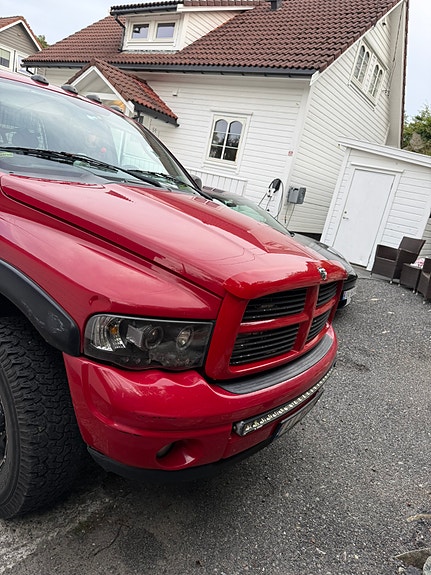 Dodge RAM 3500 4 of 15