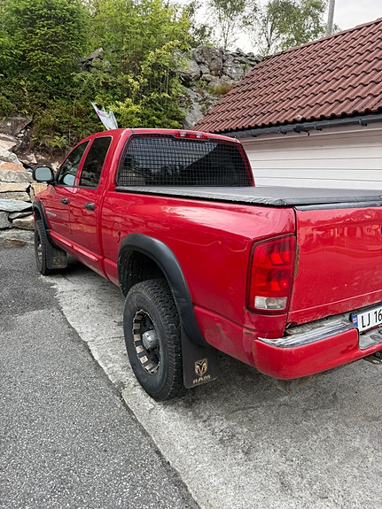 Dodge RAM 3500 10 of 15