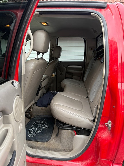 Dodge RAM 3500 14 of 15
