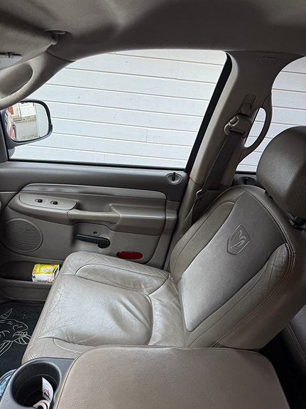 Dodge RAM 3500 11 of 15