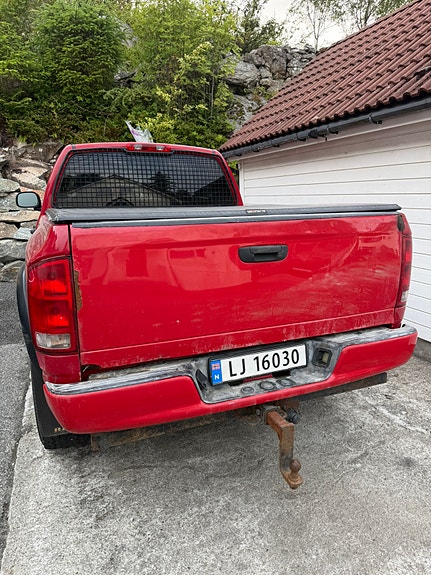 Dodge RAM 3500 9 of 15