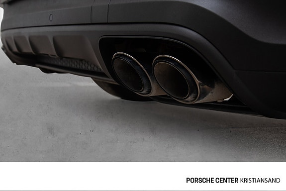 Porsche Cayenne 16 of 30