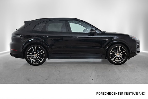 Porsche Cayenne 10 of 30