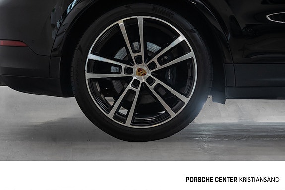 Porsche Cayenne 13 of 30