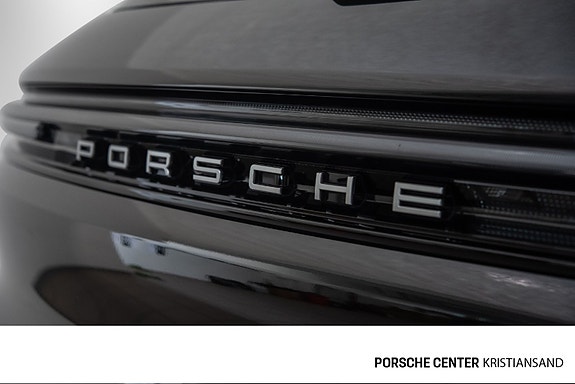Porsche Cayenne 9 of 30