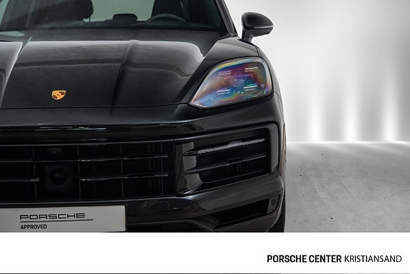 Porsche Cayenne 3 of 30