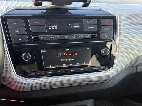 Volkswagen UP! 15 of 22