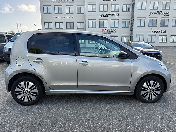 Volkswagen UP! 4 of 22