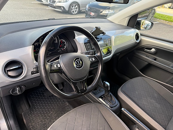 Volkswagen UP! 9 of 22