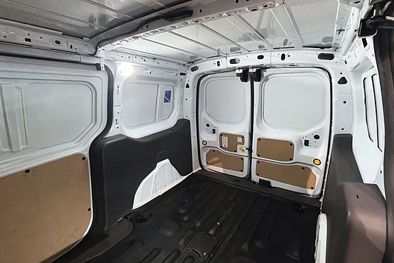 Ford Transit Connect 11 of 25