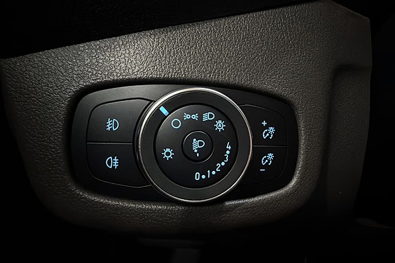 Ford Transit Connect 16 of 25