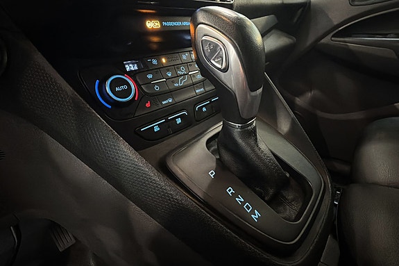 Ford Transit Connect 21 of 25