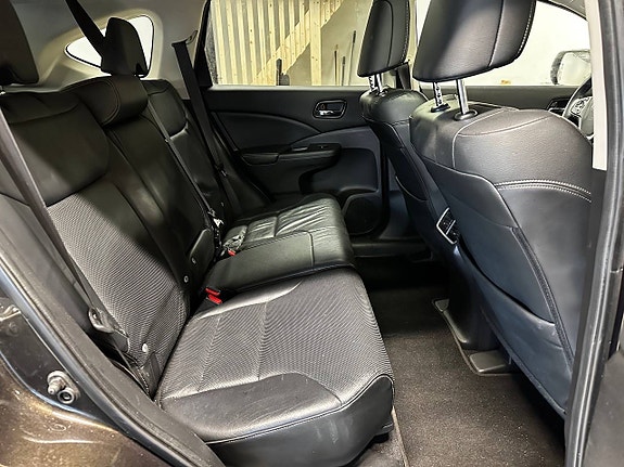Honda CR-V 10 of 30